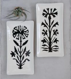 Creativeco-op New Arrivals Stoneware Platter With Flower, 2 Styles