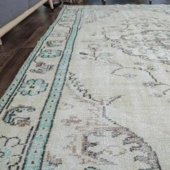 Rugser Esin - Faded Beige With Turquoise Border Vintage Turkish Rug